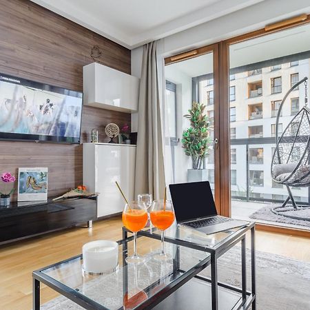 Lumina Apartment With Parking Near Muzeum Powstania ワルシャワ エクステリア 写真